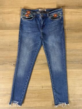 Zara Embroidered Floral Skinny Jeans Raw Hem Distressed Denim | Size 6